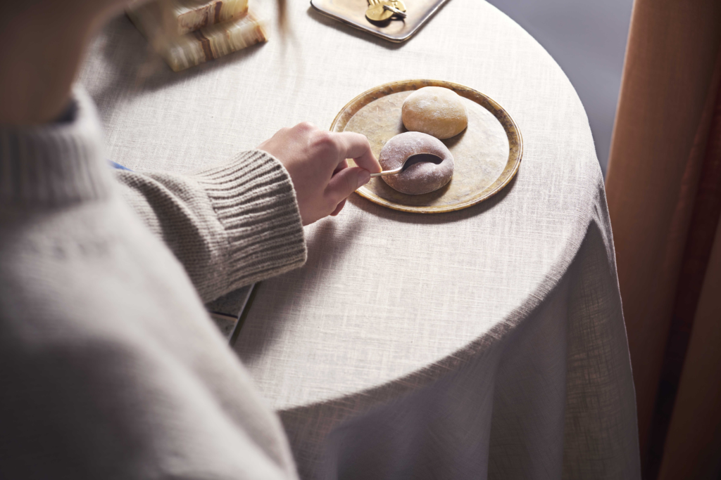 Working with Mochi ball company YUUM Charlie Goodge worked hard to create vibrant and bold imagery that stood out against the competition, Little Moons. Matcha Flavour. All Credits go to Charlie Goodge Photography